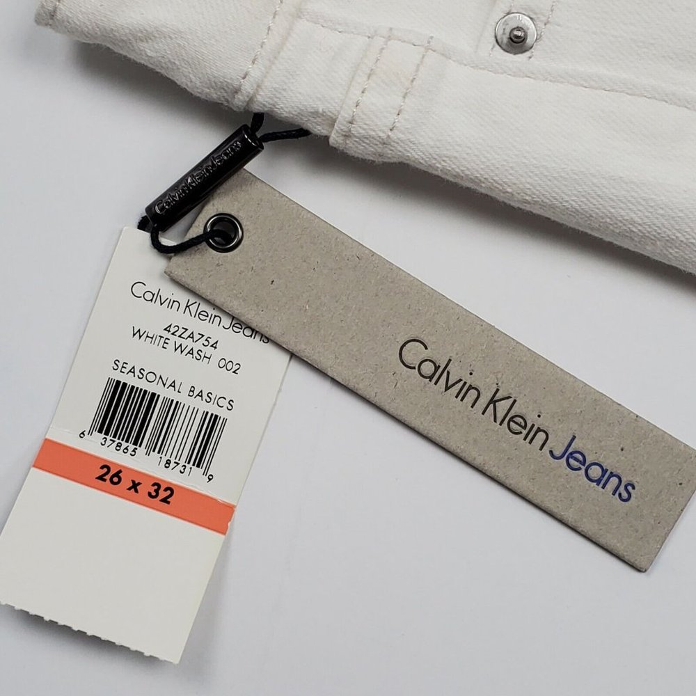 Calvin Klein Women's Straight Leg Jeans - White - Picture 7 of 11